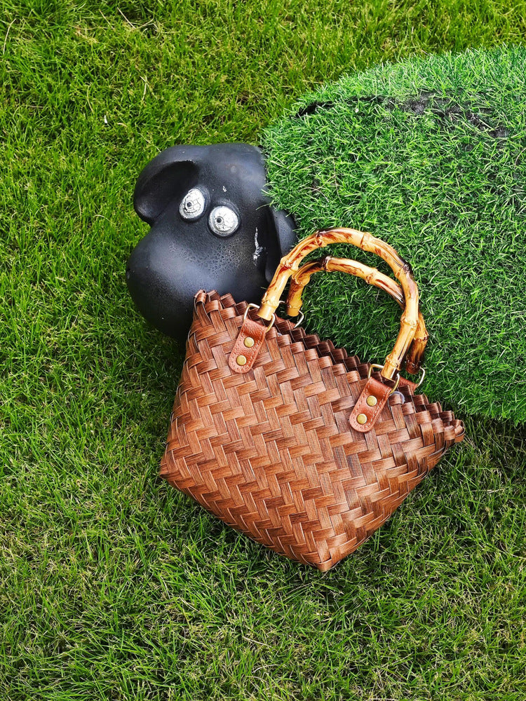 Purely handwoven vegetable basket, versatile retro bamboo portable straw bag