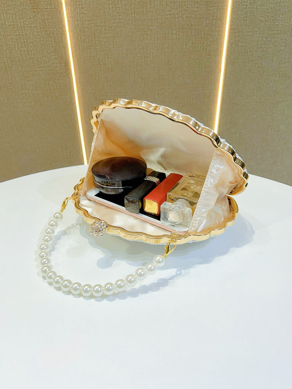 Pearl Shell Evening Clutch Bag