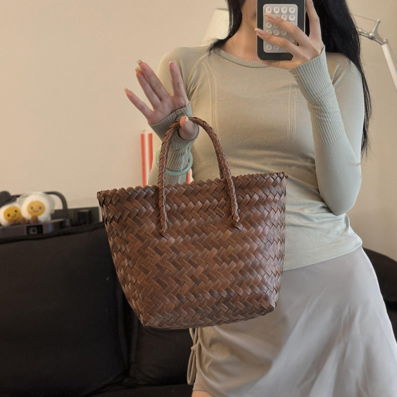Purely handwoven vegetable basket, versatile retro bamboo portable straw bag